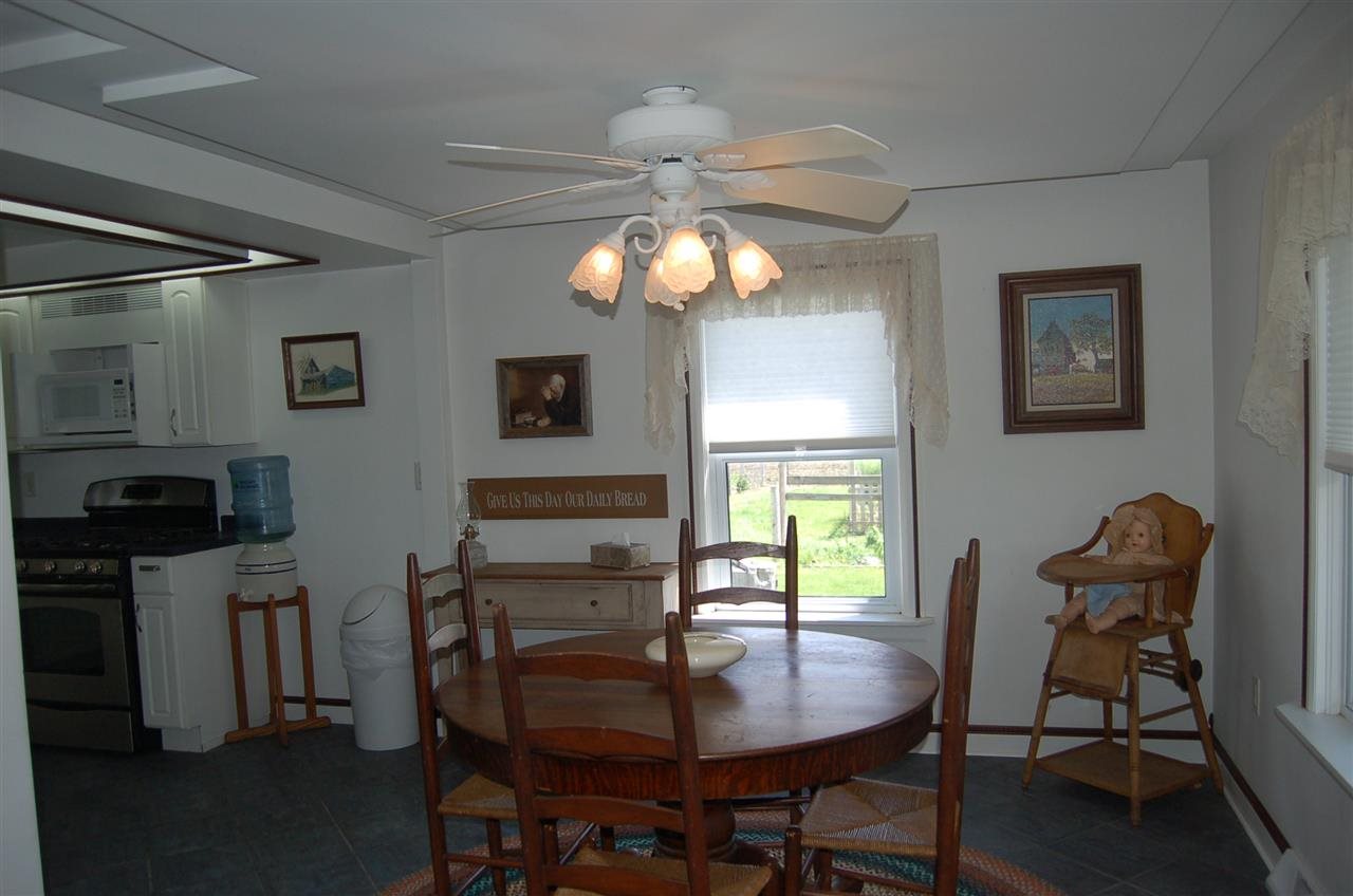27754 West Elm Road Sterling, IL 61081 - Photo 7 of 19 a dining room with furniture and window