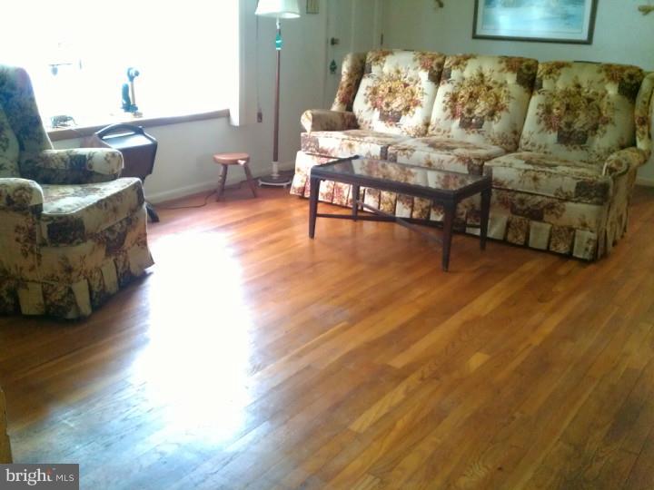 123 Spruce Road Riegelsville, PA 18077 - Photo 3 of 15 Living Room