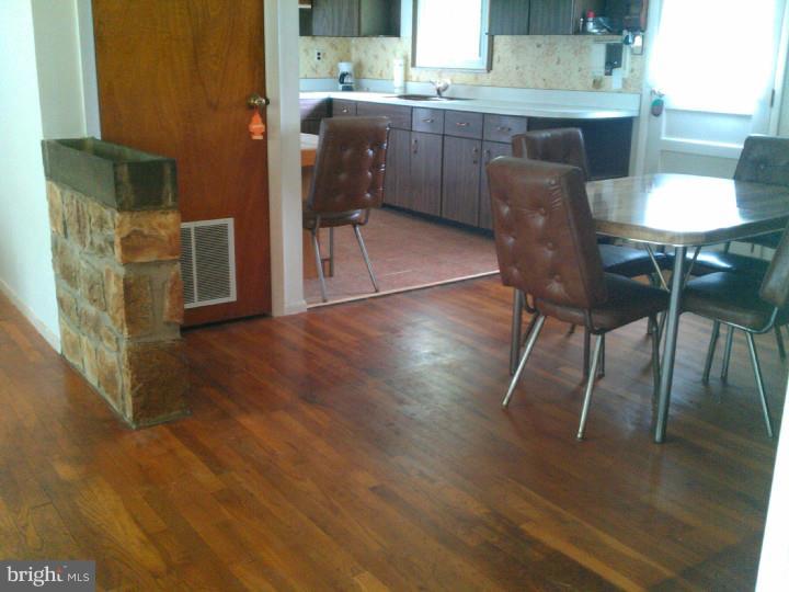 123 Spruce Road Riegelsville, PA 18077 - Photo 4 of 15