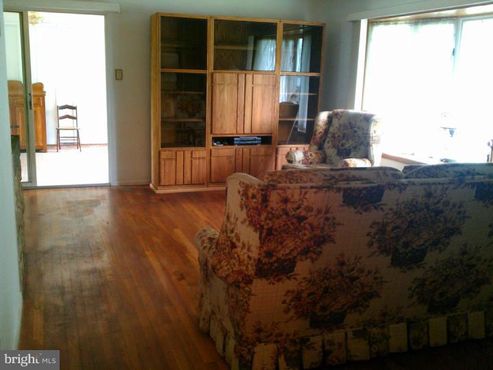 123 Spruce Road Riegelsville, PA 18077 - Photo 6 of 15