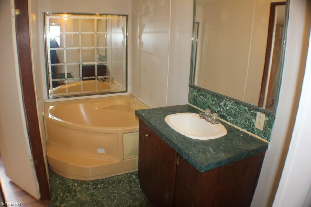 697 Beamer Road Mount Airy, NC 27030 - Photo 12 of 16 Gallery Image 12