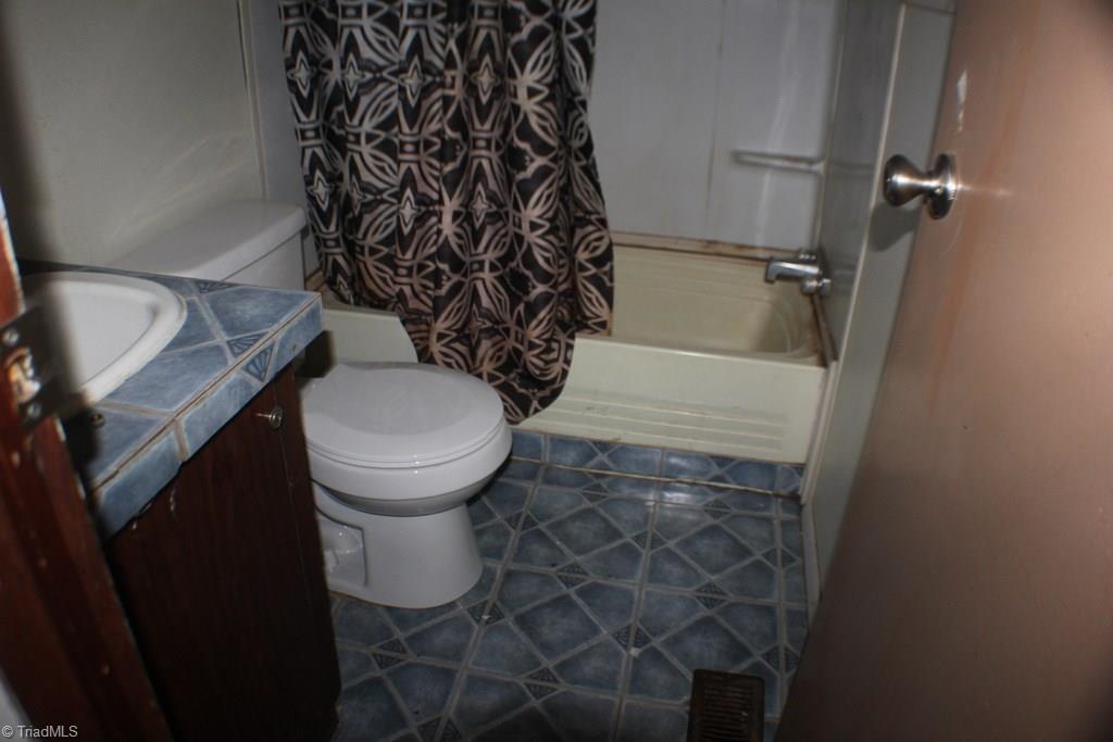 697 Beamer Road Mount Airy, NC 27030 - Photo 8 of 16 Gallery Image 8