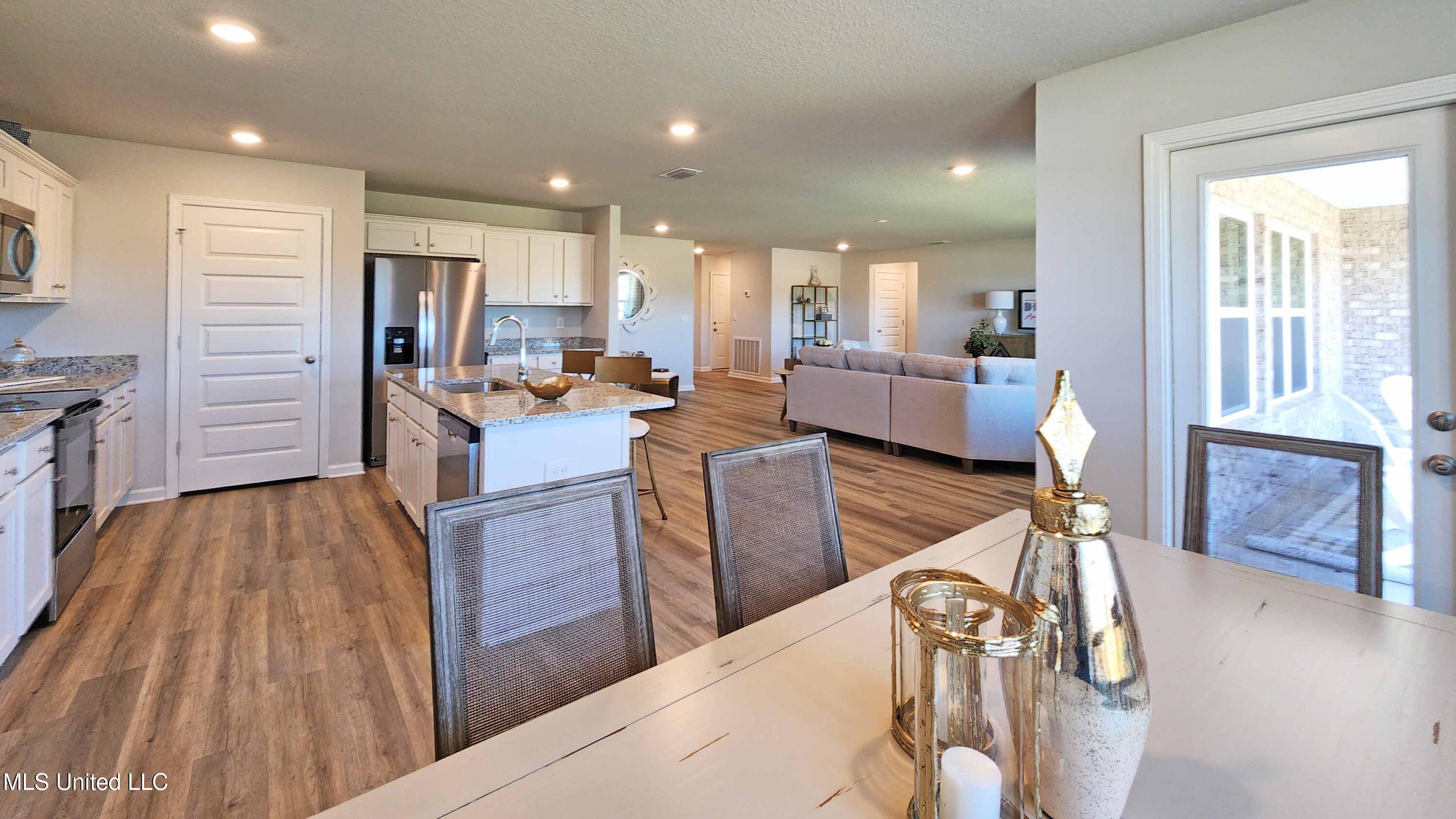 13509 Pond Ridge Way Gulfport, MS 39503 - Photo 12 of 35 Dining/Kitchen/Living Area