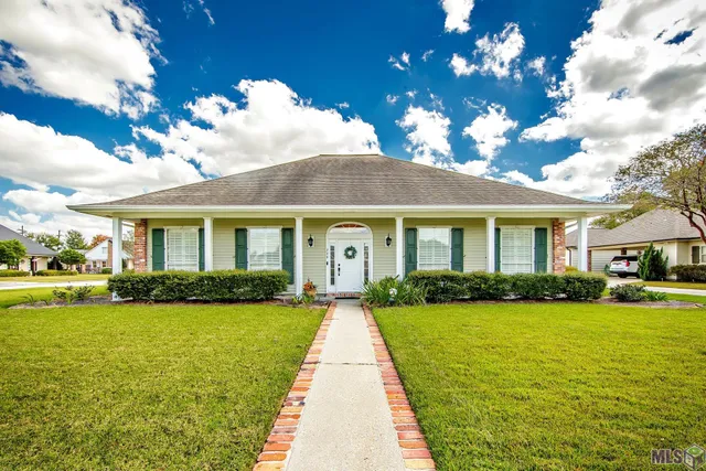 $350,000 | 208 Comanche Drive, Houma, LA 70360