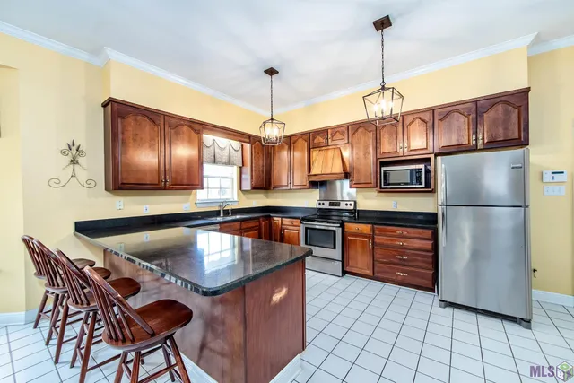 $350,000 | 208 Comanche Drive, Houma, LA 70360