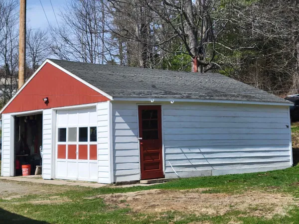 $184,900 | 108 West Village Road, Milan, NH 03588