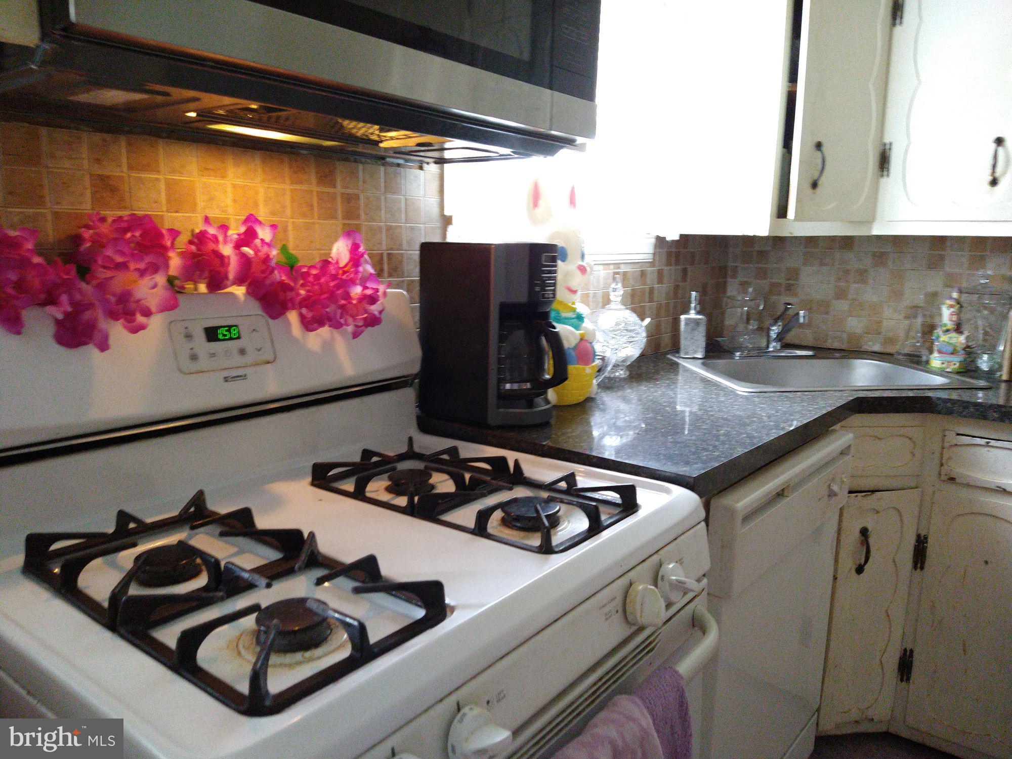 222 Holmes Road Holmes, PA 19043 - Photo 2 of 8