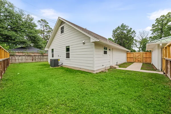 $1,500 | 25804 Maplewood Drive, Spring, TX 77386