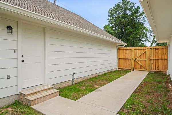 $1,500 | 25804 Maplewood Drive, Spring, TX 77386