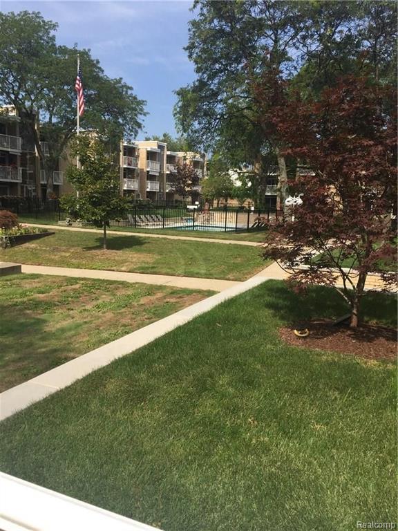 4909 Crooks Road, Unit 49 Royal Oak, MI 48073 - Photo 3 of 9