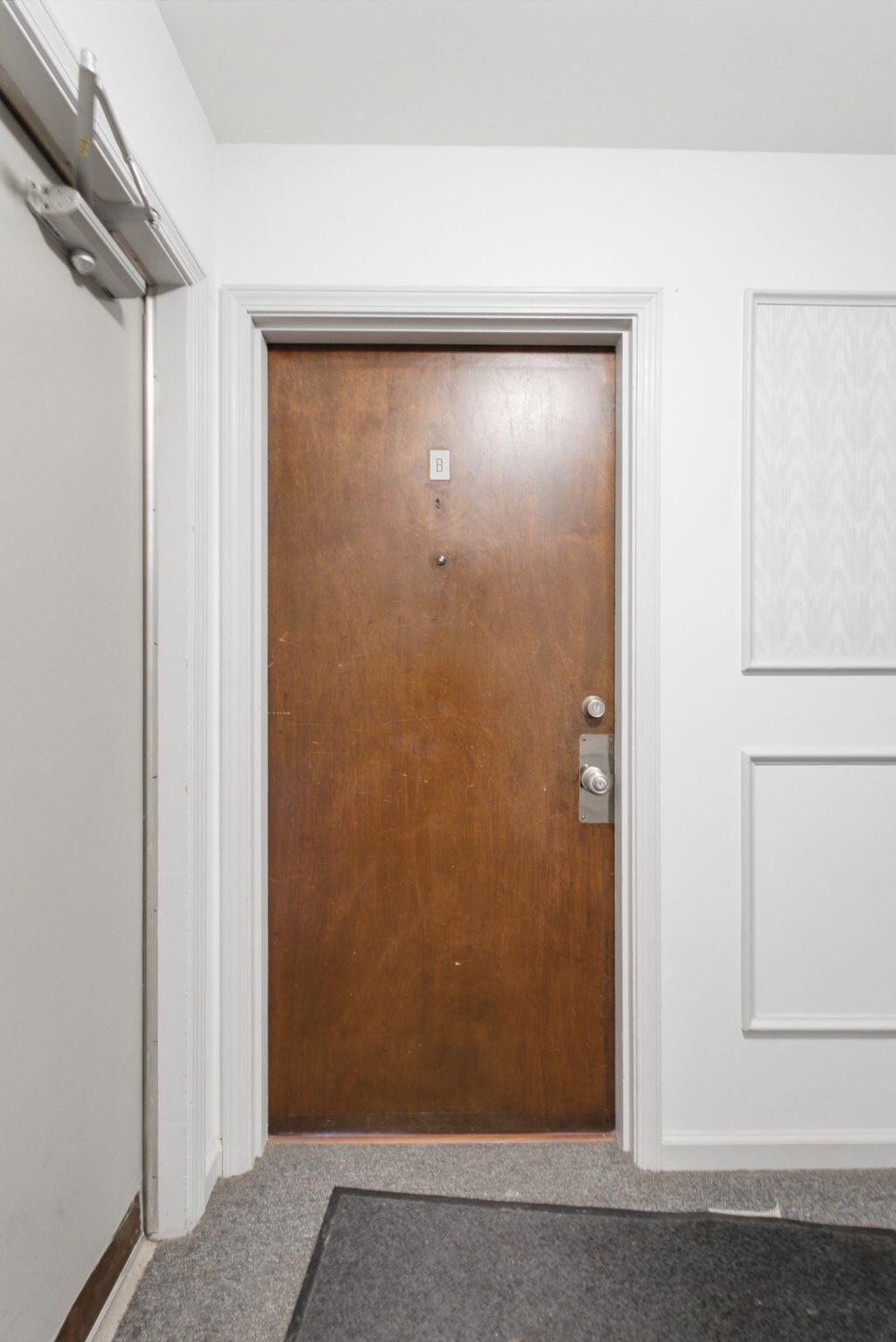 1092 Armstrong Mill Road, Unit B Lexington, KY 40517 - Photo 3 of 28 Front Door Entry