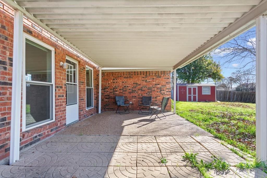 327 East Chapman Road Hewitt, TX 76643 - Photo 25 of 30 a porch with seating space