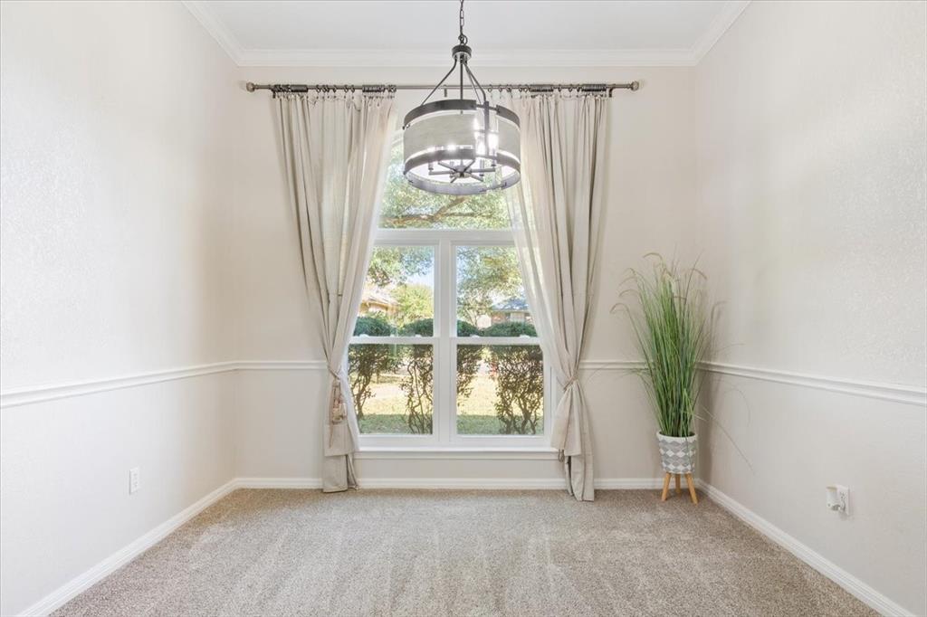 327 East Chapman Road Hewitt, TX 76643 - Photo 6 of 28