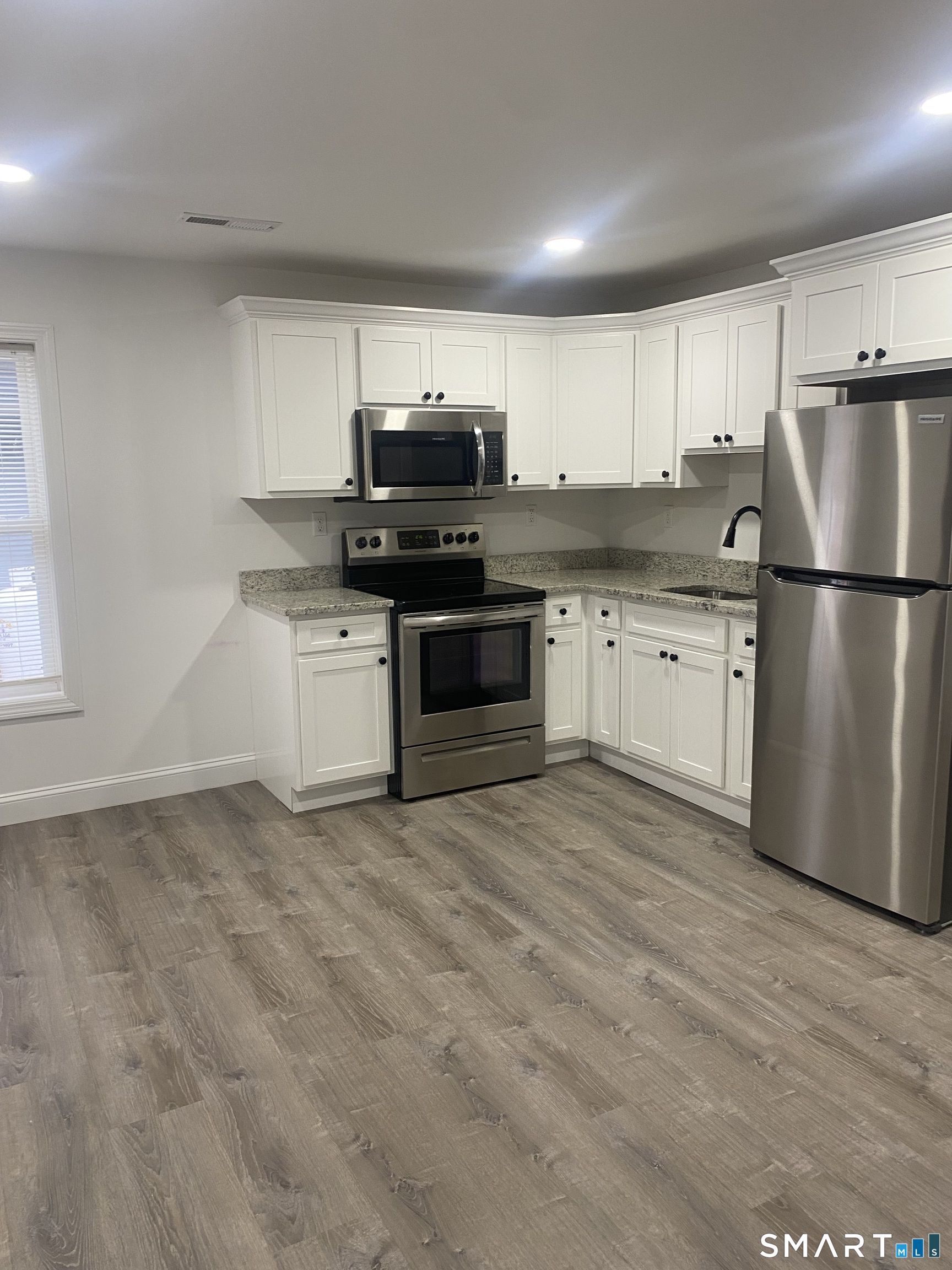 13 Railroad Avenue Beacon Falls, CT 06403 - Photo 3 of 9