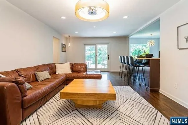 $12,000 | 437 Summit Street, Englewood Cliffs, NJ 07632