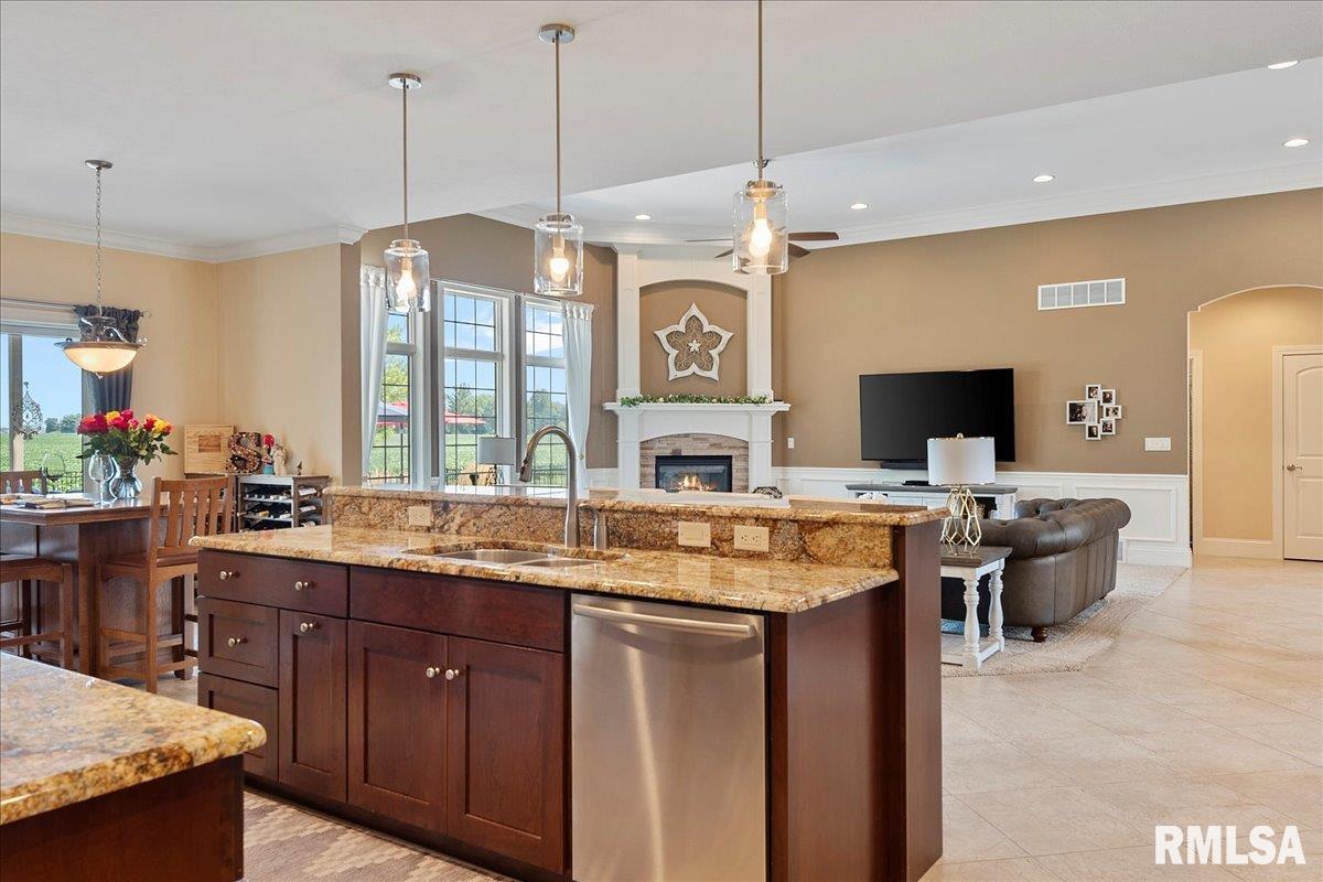 4505 Lynhurst Road Springfield, IL 62711 - Photo 12 of 44