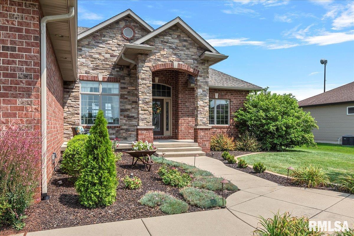 4505 Lynhurst Road Springfield, IL 62711 - Photo 2 of 44