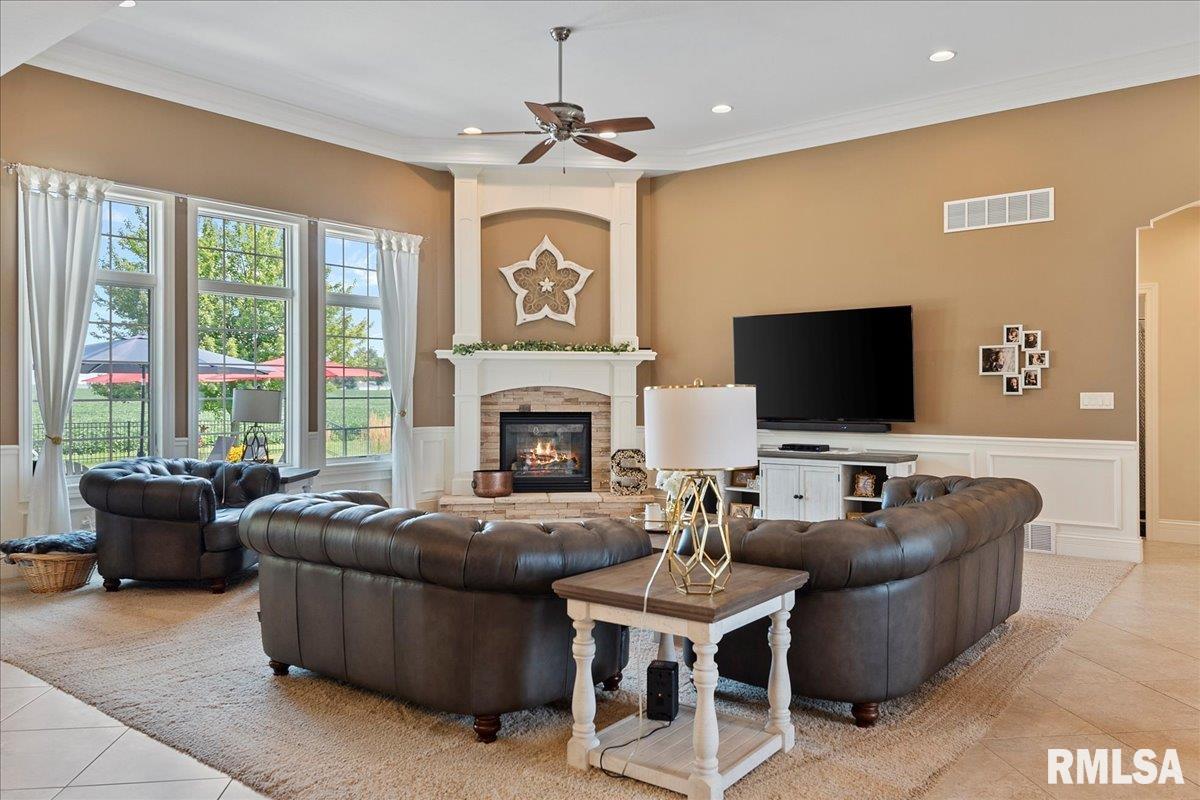 4505 Lynhurst Road Springfield, IL 62711 - Photo 9 of 44