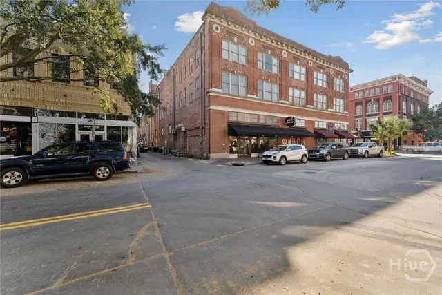 $1,850 | 122 West Broughton Street, Unit 201, Savannah, GA 31401