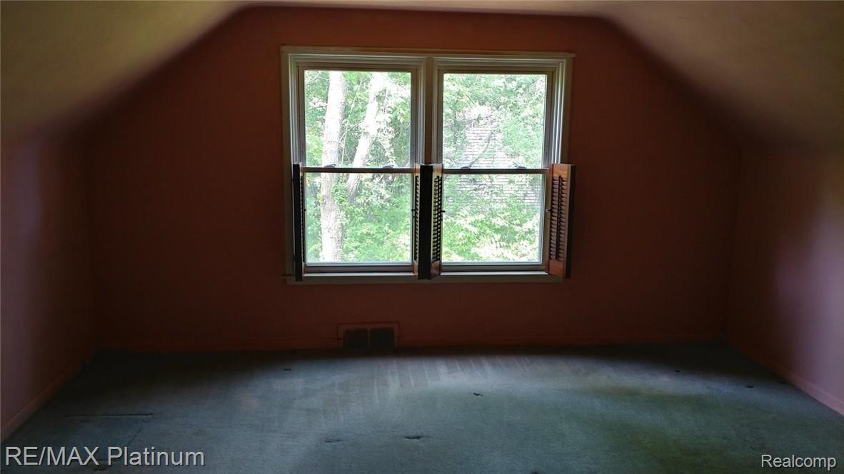 3615 Elizabeth Road Ann Arbor, MI 48103 - Photo 9 of 24 Elizabeth Bedroom Upper.jpg