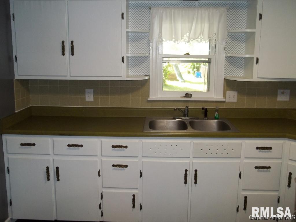 1017 Bruns Lane Springfield, IL 62702 - Photo 4 of 20 Gallery Image 4