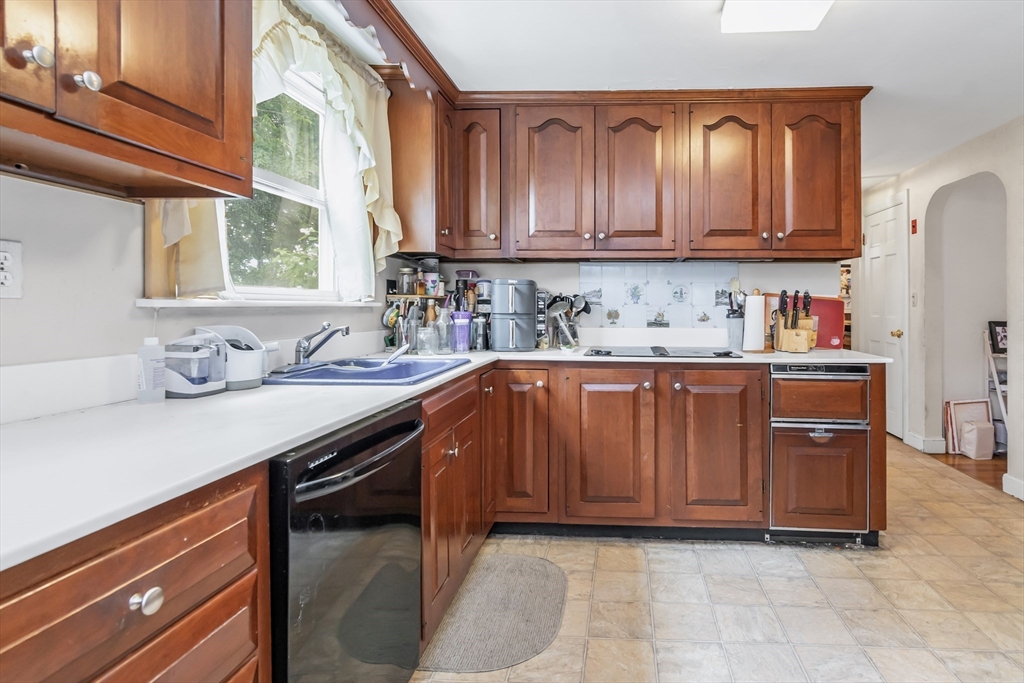 67 Cook Avenue Chelsea, MA 02150 - Photo 13 of 34