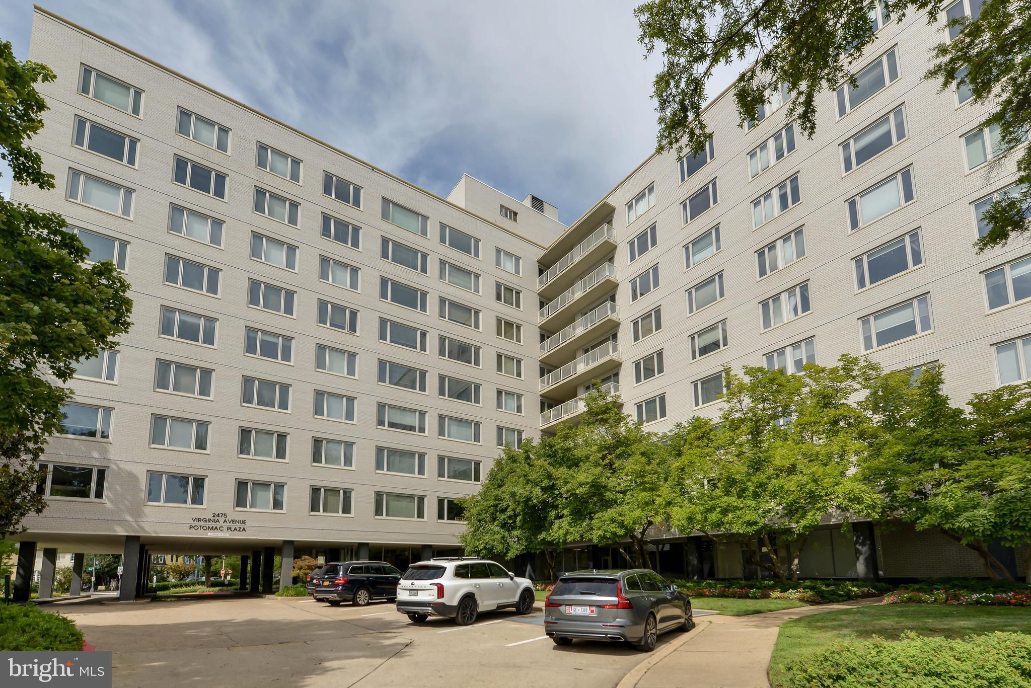 2475 Virginia Avenue Northwest, Unit 700 Washington, DC 20037 - Photo 23 of 36 front view of a building with a street