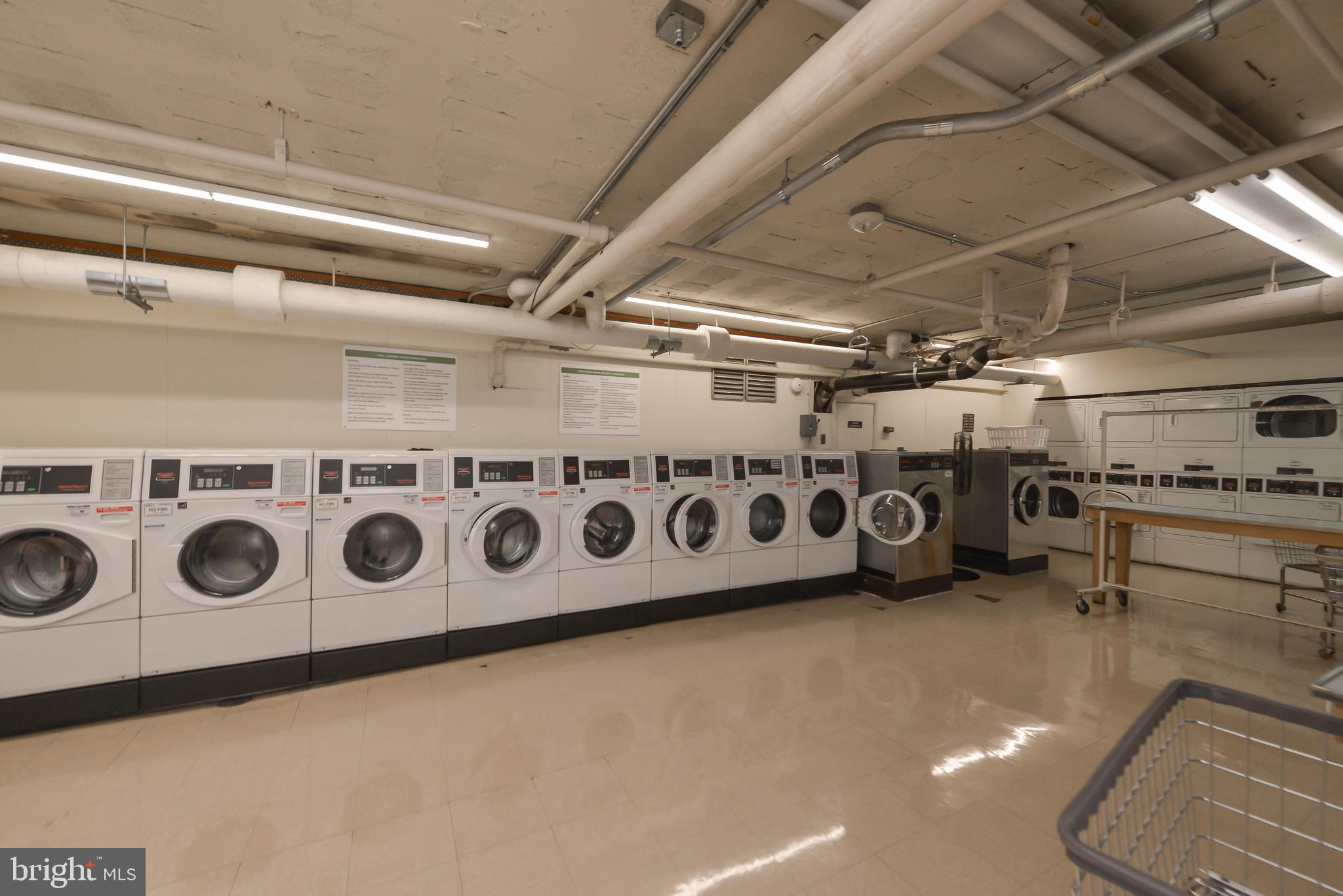 2475 Virginia Avenue Northwest, Unit 700 Washington, DC 20037 - Photo 30 of 36 a utility room with washer and dryer