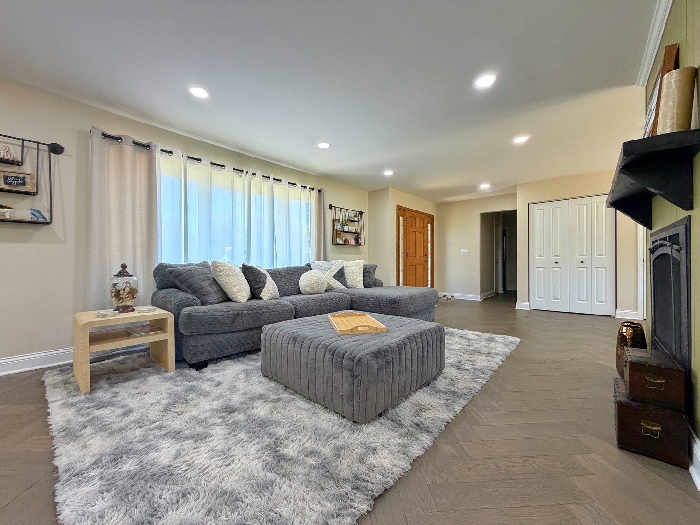 704 North Rose Farm Road Woodstock, IL 60098 - Photo 8 of 64