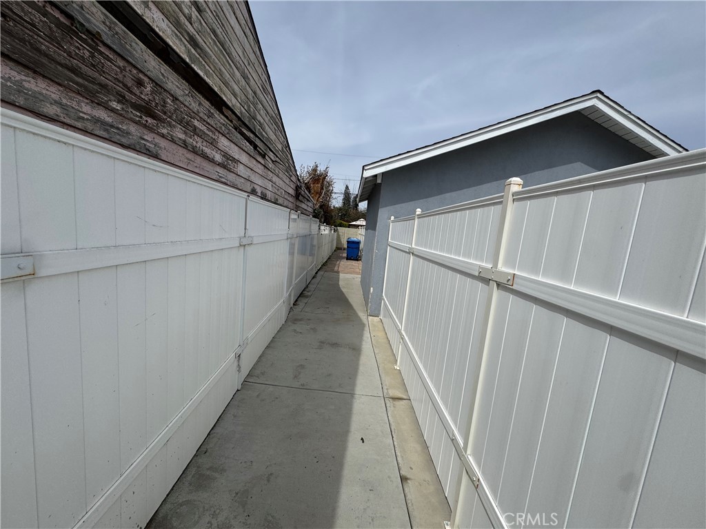 15057 Paddock Street Sylmar, CA 91342 - Photo 4 of 19