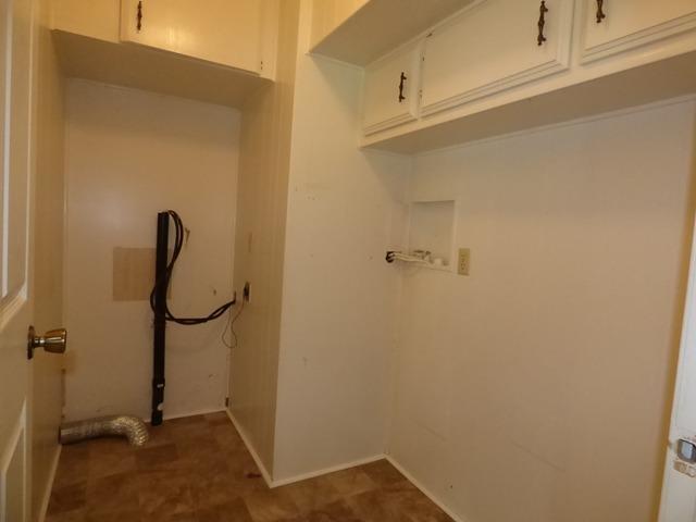 1890 Wards Creek Road Rogue River, OR 97537 - Photo 13 of 26 Laundry room! Previous owners/occupants