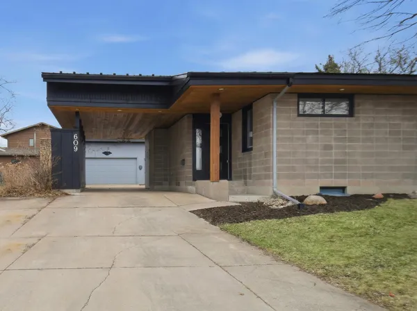 $310,000 | 609 Harriet Avenue, Owatonna, MN 55060