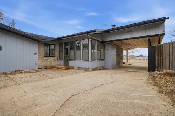 $310,000 | 609 Harriet Avenue, Owatonna, MN 55060