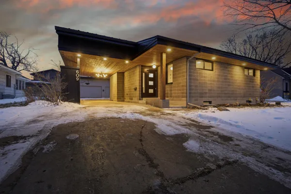 $310,000 | 609 Harriet Avenue, Owatonna, MN 55060