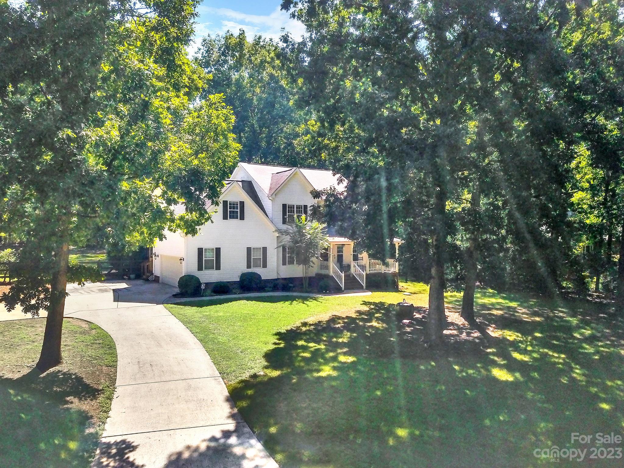 16014 Virginia Lee Court Fort Mill, SC 29708 - Photo 3 of 47 a house view with a sitting space