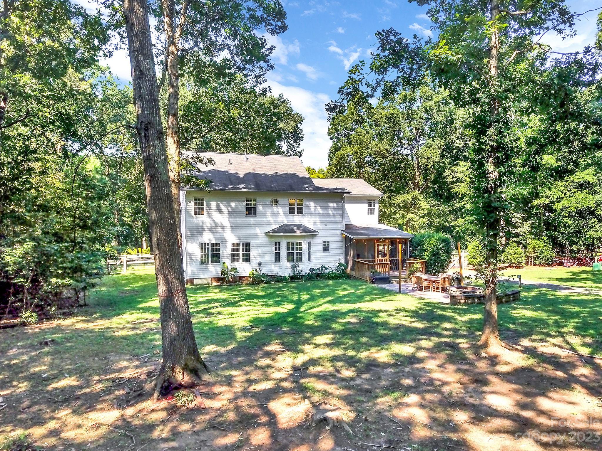 16014 Virginia Lee Court Fort Mill, SC 29708 - Photo 47 of 47 a front view of a house with a garden