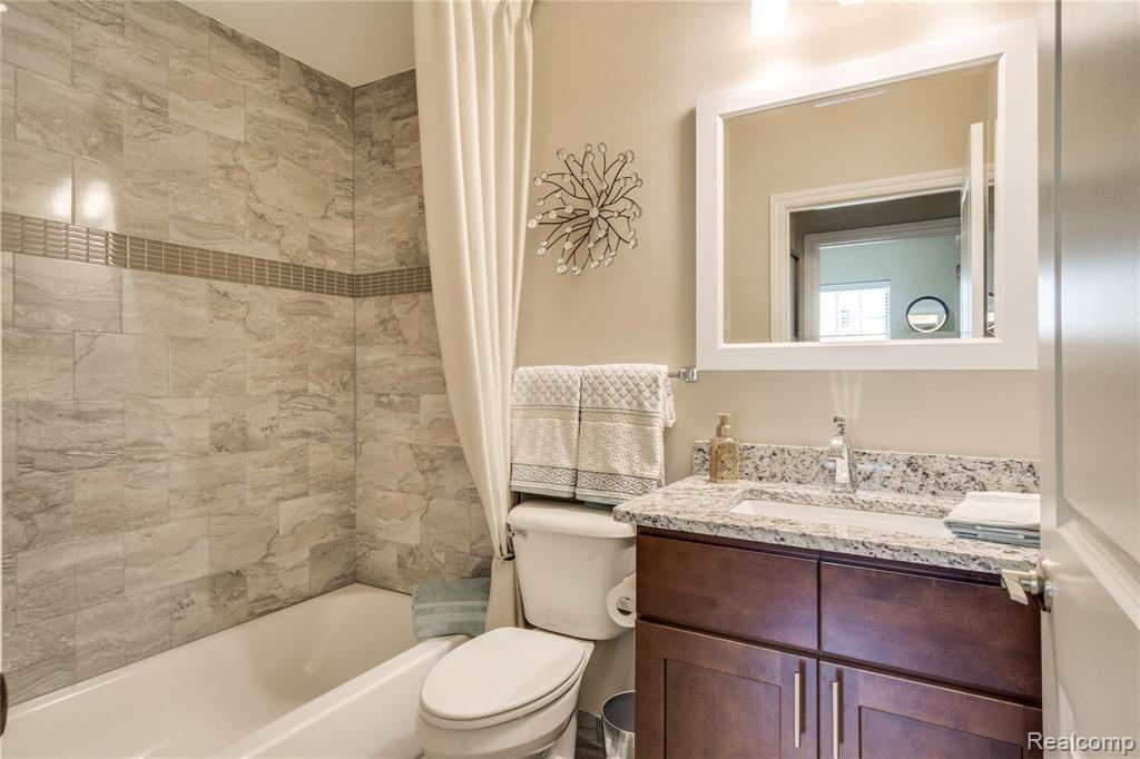 3191 Blossom Ridge Boulevard Rochester, MI 48306 - Photo 9 of 39
