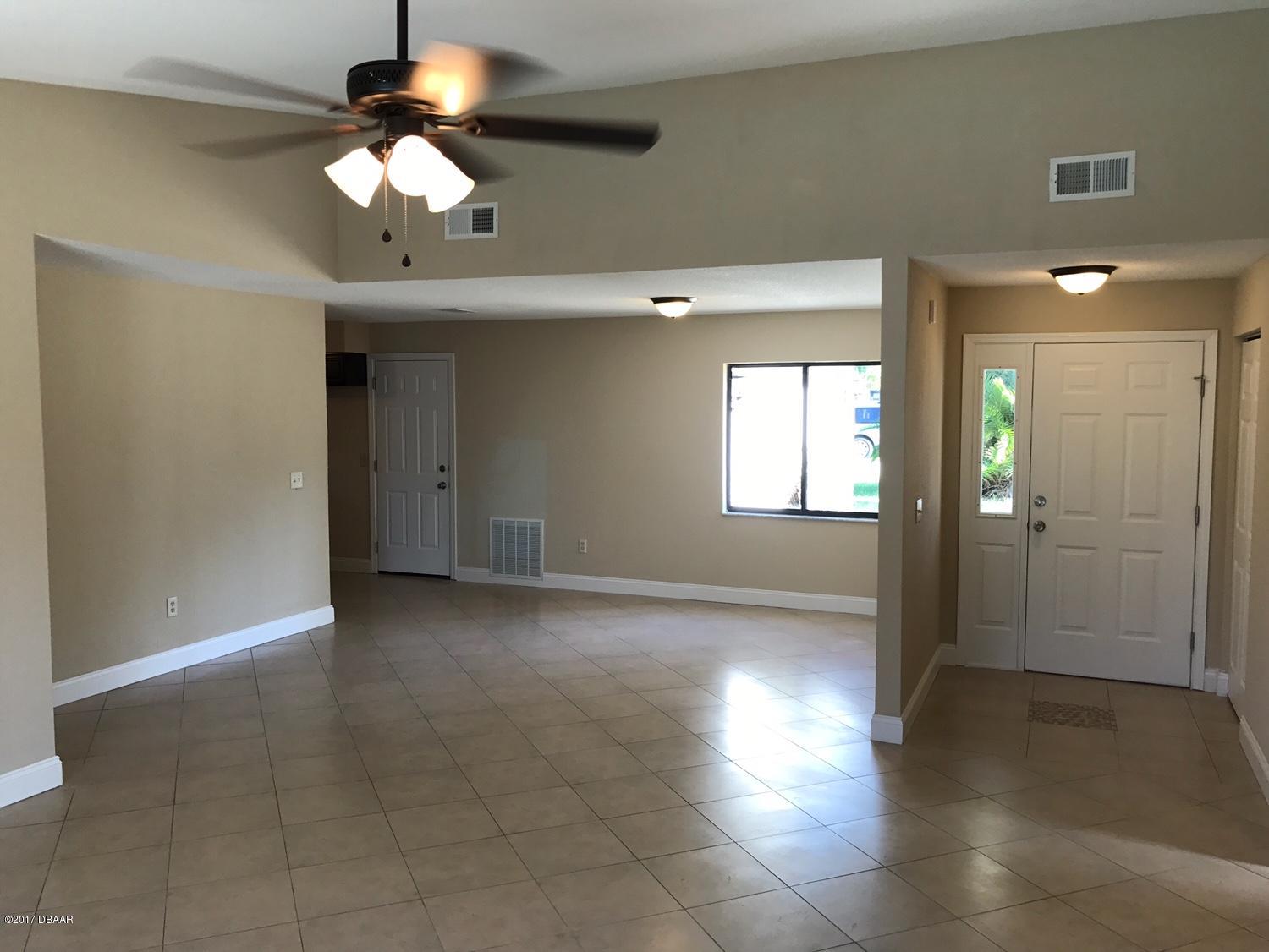 1553 Rusty Circle Port Orange, FL 32129 - Photo 3 of 19 IMG_4553.JPG