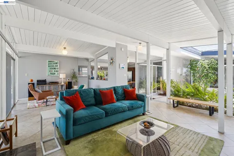 $1,795,000 | 5842 Highwood Road, Castro Valley, CA 94552