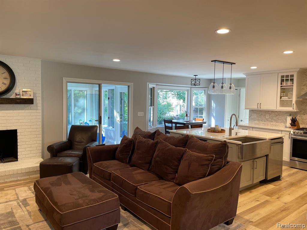 650 Lake Forest Road Rochester Hills, MI 48309 - Photo 12 of 30