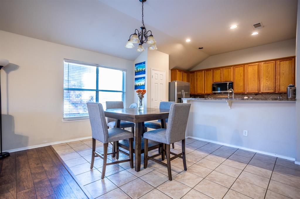 536 Cross Ridge Circle Fort Worth, TX 76120 - Photo 9 of 23