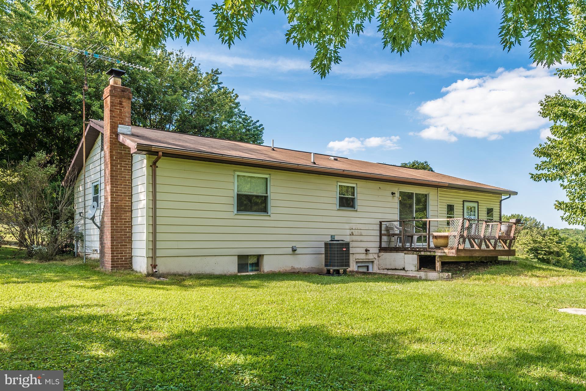11217 Alton Road Frederick, MD 21701 - Photo 4 of 22 Exterior (Rear)