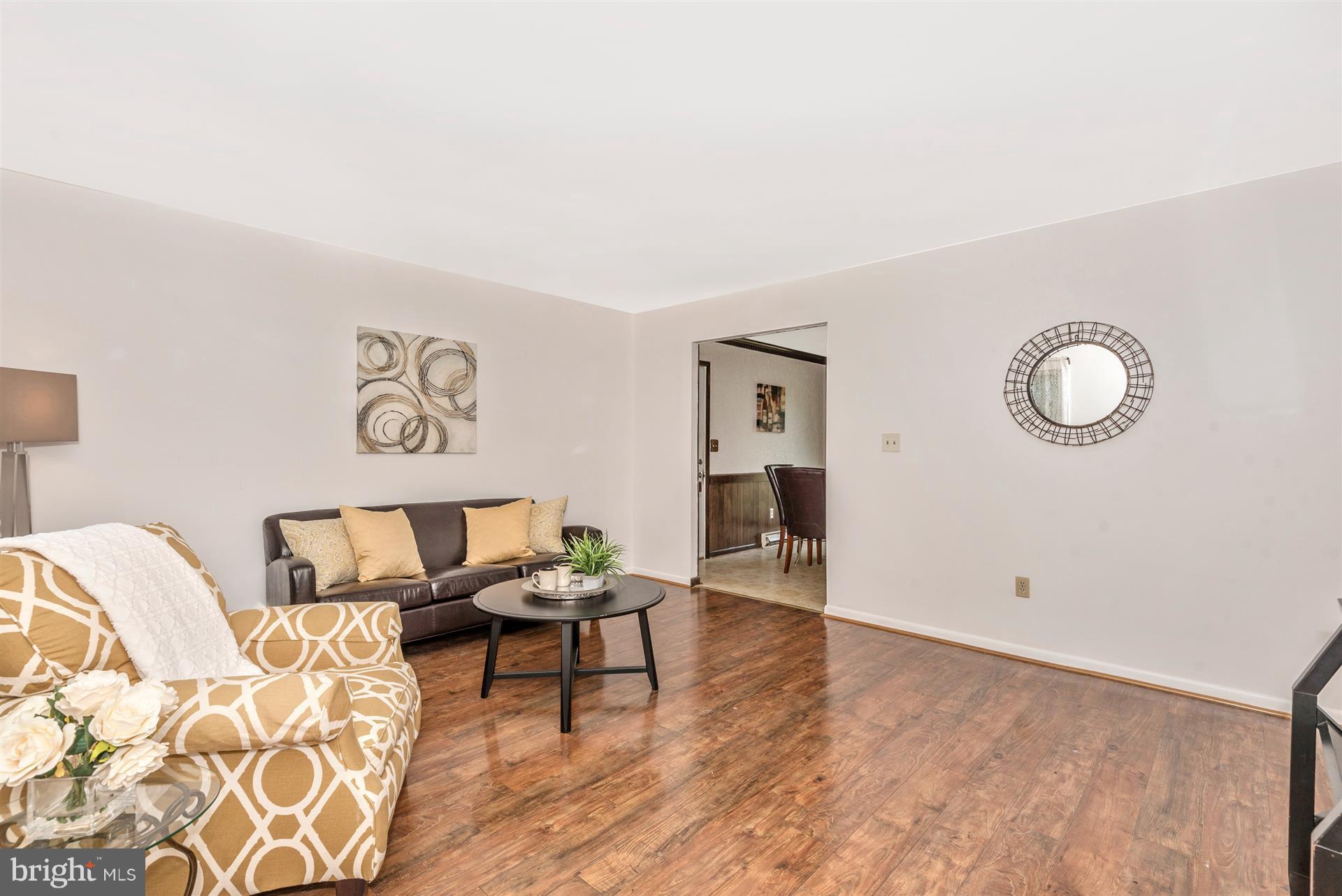 11217 Alton Road Frederick, MD 21701 - Photo 7 of 22 Living Room