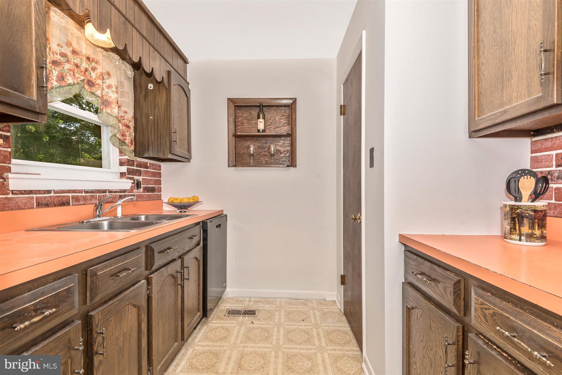 11217 Alton Road Frederick, MD 21701 - Photo 9 of 22 Kitchen