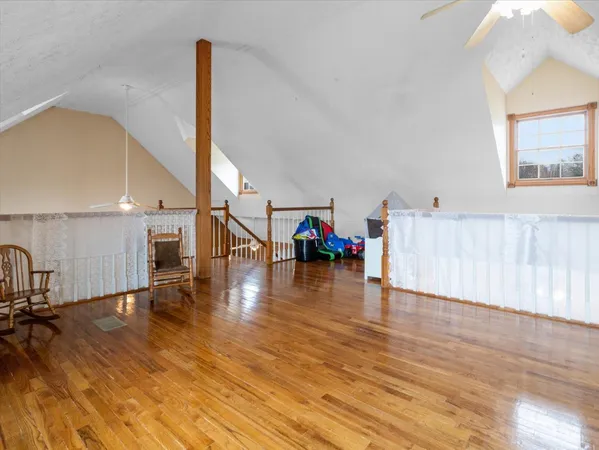 $262,500 | 37 Highway 34 Highway, Raleigh, IL 62977