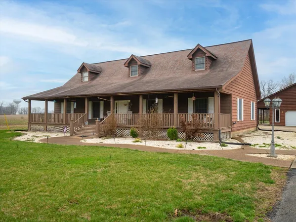 $262,500 | 37 Highway 34 Highway, Raleigh, IL 62977