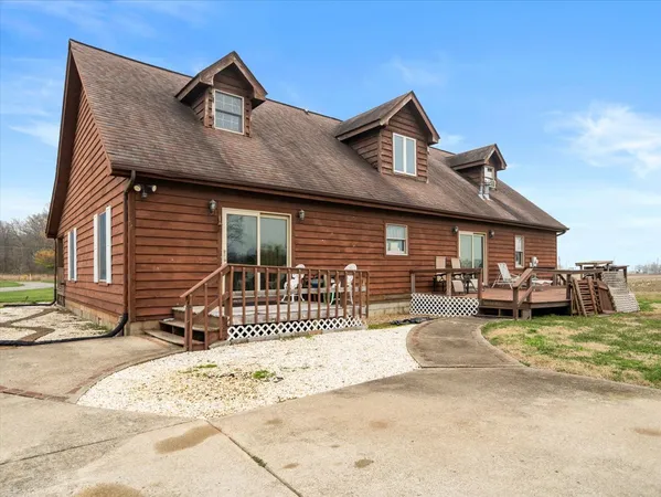$262,500 | 37 Highway 34 Highway, Raleigh, IL 62977