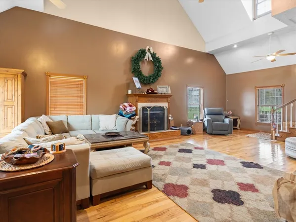 $262,500 | 37 Highway 34 Highway, Raleigh, IL 62977