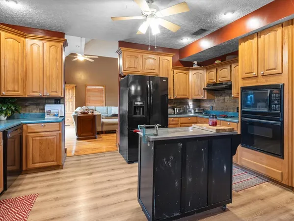 $262,500 | 37 Highway 34 Highway, Raleigh, IL 62977