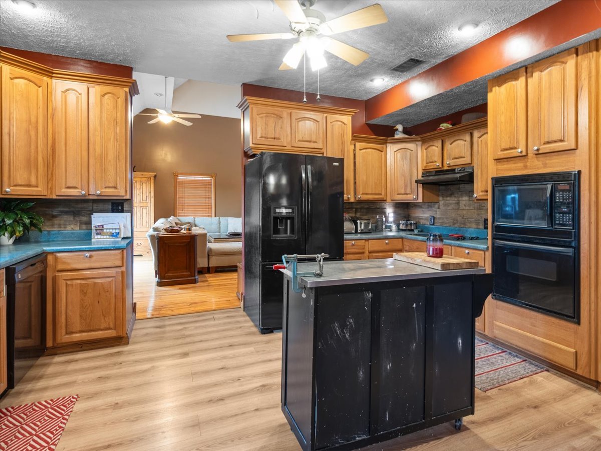 37 Highway 34 Highway Raleigh, IL 62977 - Photo 10 of 32